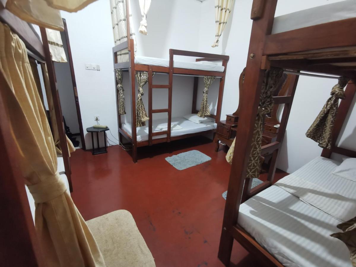 The Traveller'S Hostel & Private Rooms Sigiriya Exterior foto